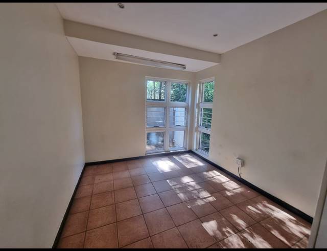 5 BEDROOM HOUSE FOR SALE IN RASLOUW